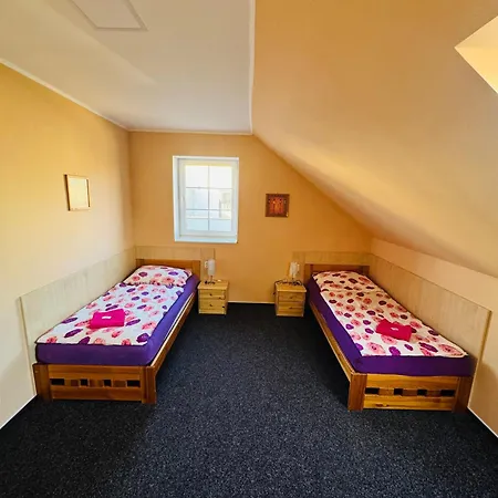 Restaurace - Bavorsky Dvur Guest house Sezemice