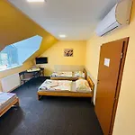 巴伐利亚庭院餐厅旅馆 招待所 3*