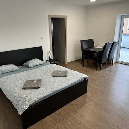 Pensión Restaurace - Bavorsky Dvur 3*