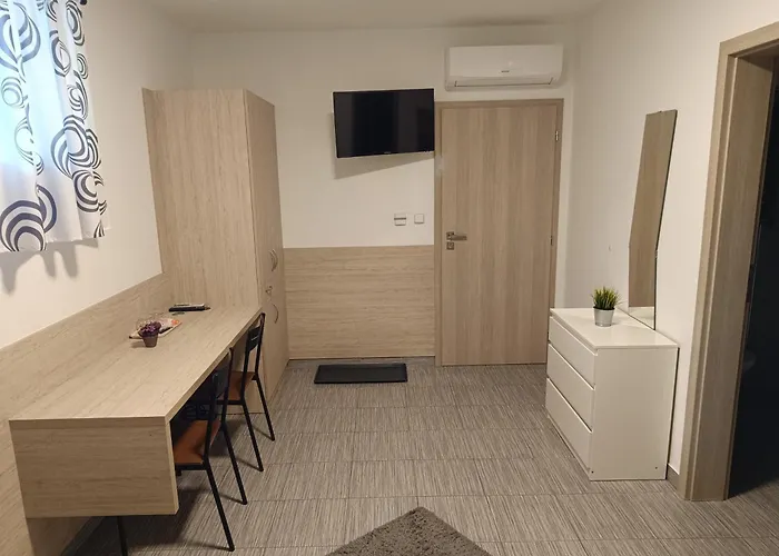 Restaurace - Bavorsky Dvur 3* Sezemice