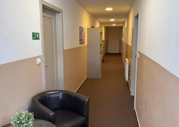 Restaurace - Bavorsky Dvur בית הארחה 3*