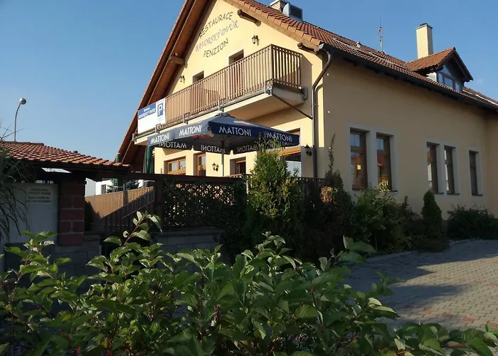 בית הארחה Restaurace - Bavorsky Dvur Sezemice