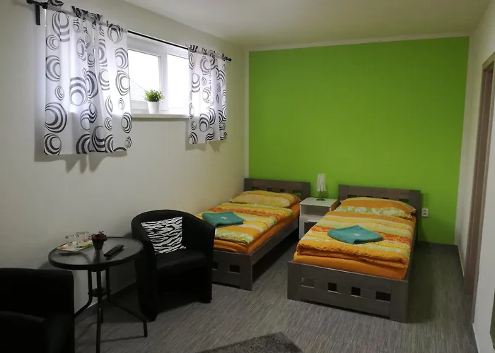 Restaurace - Bavorsky Dvur בית הארחה 3*